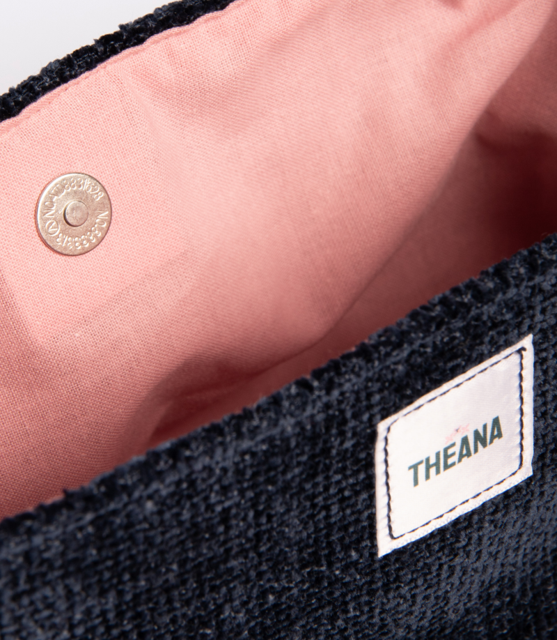 Intérieur rose du mini sac THEANA en velours chenille doublure rose en coton – intérieur du mini sac en velours chenille bleu marine Theana