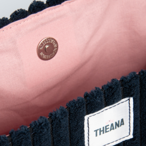 doublure rose en coton et bouton aimanté – mini sac bleu marine en velours côtelé THEANA
