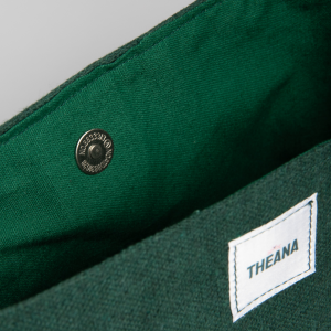 Intérieur en coton et bouton aimanté du mini sac THEANA doublure en coton vert sapin et bouton aimanté – mini sac Theana