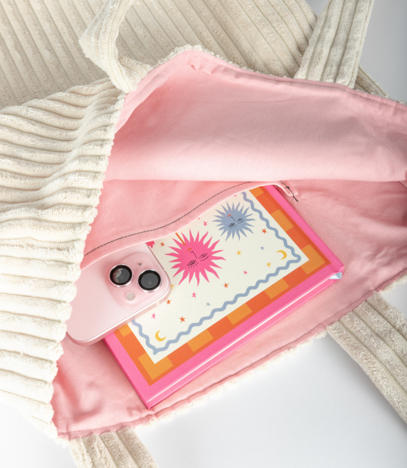 intérieur du tote bag beige en velours côtelé avec doublure rose en coton et pochette – marque Theana