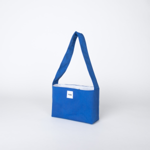 mini sac bleu électrique – vue 3/4 – marque Theana