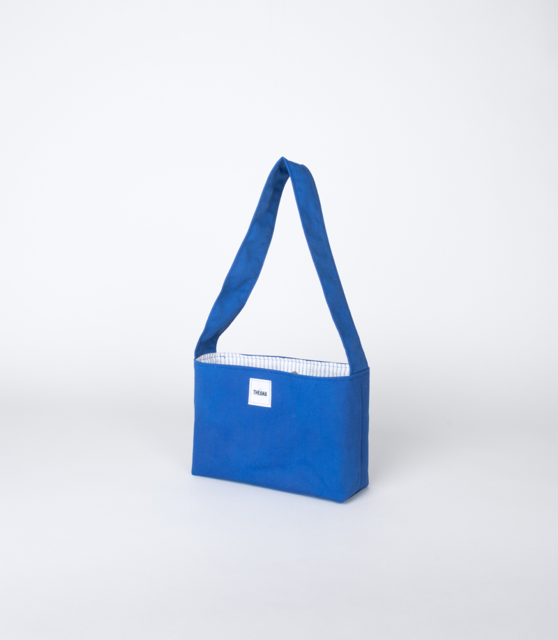 mini sac bleu électrique – vue 3/4 – marque Theana