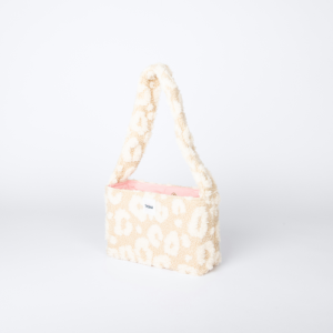 Mini sac léopard THEANA – vue 3/4 mini sac léopard effet bouclette – vue 3/4 – marque Theana