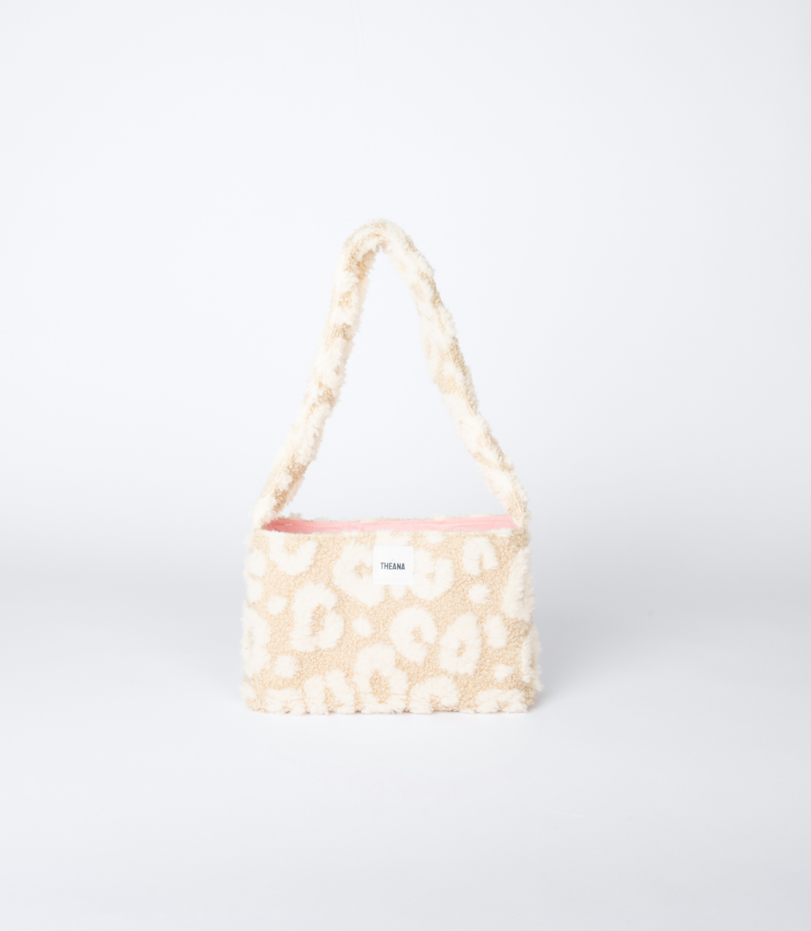 mini sac léopard en tissu bouclette avec doublure rose et bouton aimanté – marque THEANA