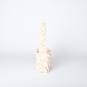 Mini sac léopard Theana – profil mini sac léopard en tissu bouclette vu de profil – marque THEANA
