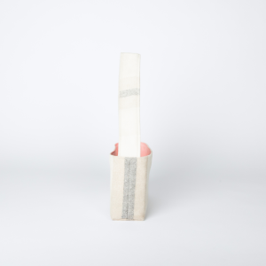 mini sac à carreaux gris vu de profil – marque THEANA