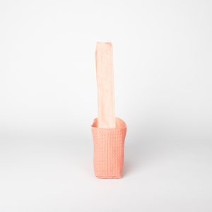 mini sac terracotta en tissu nid d’abeille vu de profil – marque Theana