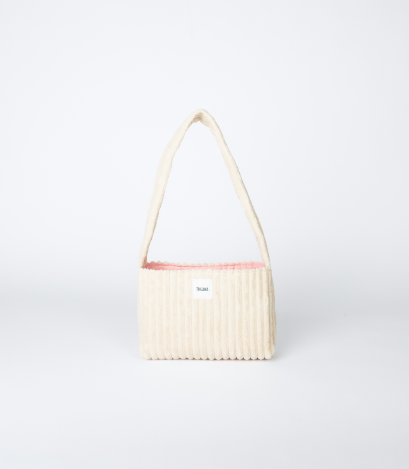 mini sac beige en velours côtelé avec doublure assortie et bouton aimanté – marque THEANA