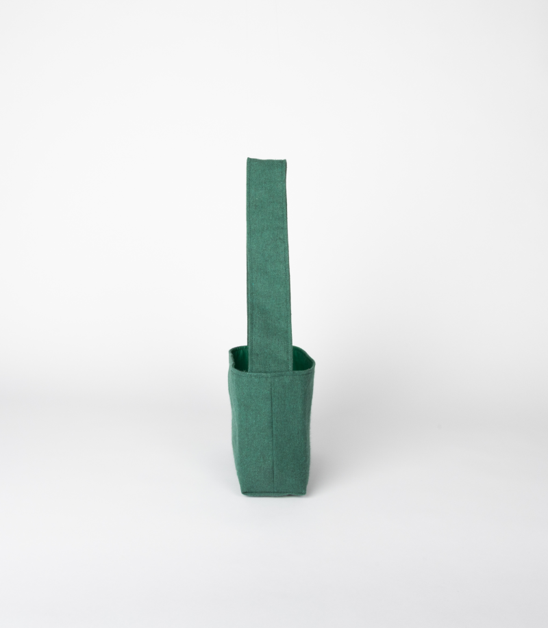 Mini sac vert sapin Theana – profil mini sac vert sapin en tissu vu de profil – marque THEANA