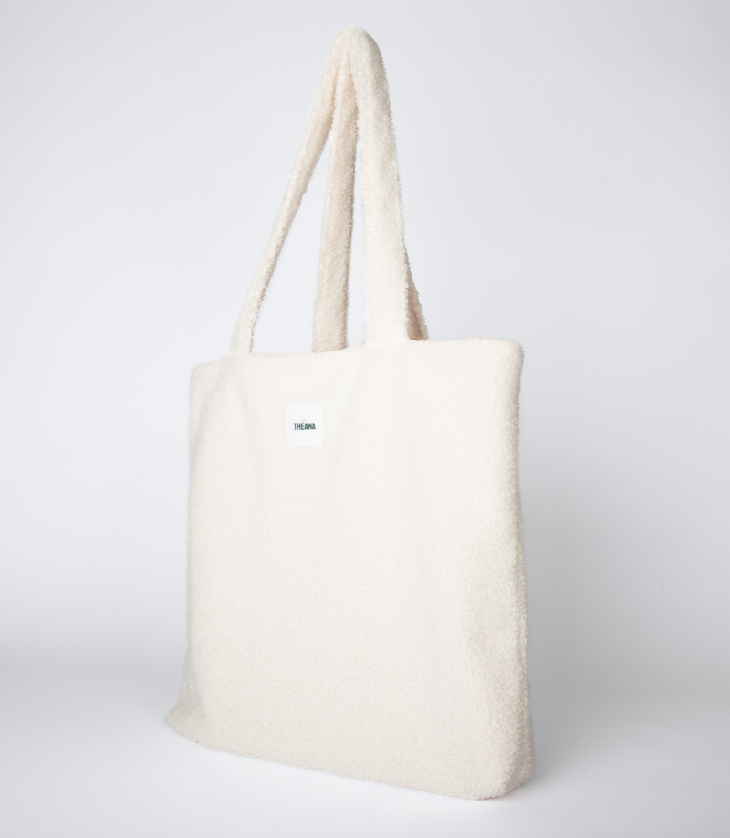 tote bag beige en tissu bouclette – vue 3/4 – marque THEANA