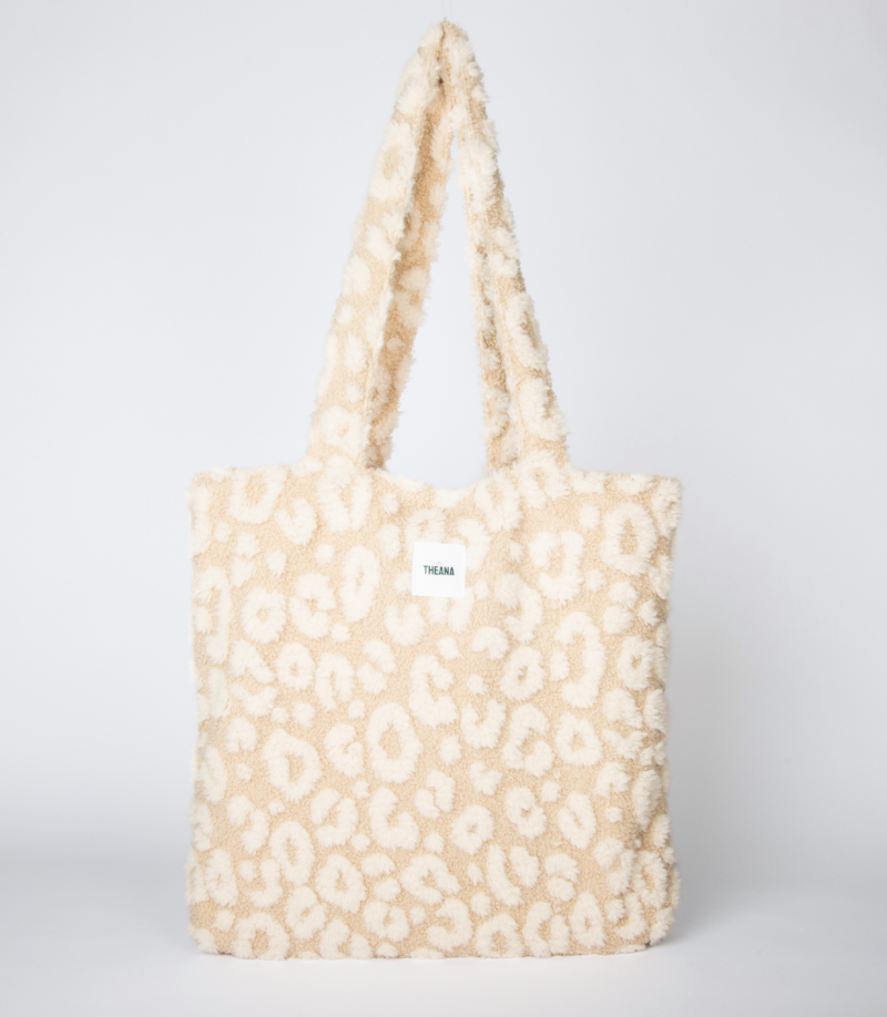 tote bag léopard en tissu bouclette avec doublure rose et pochette intérieure – marque THEANA