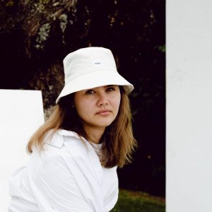 MILK LIGHT porté - THEANA Bob blanc porté collection MELT SEASON THEANA